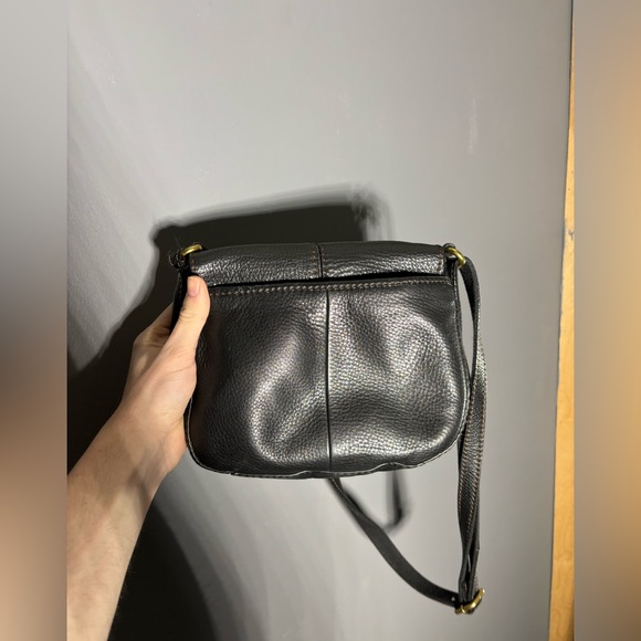 Fossil Leather Carson Black Leather Crossbody Saddle Bag - Picture 3 of 5